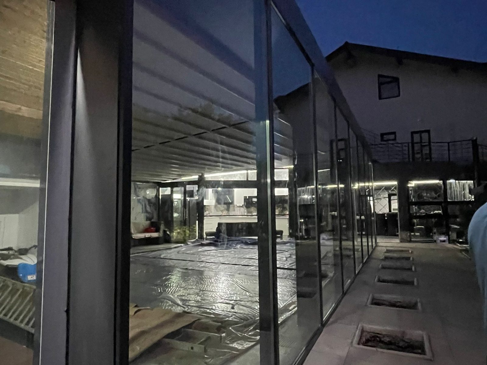 pergola si geam peris